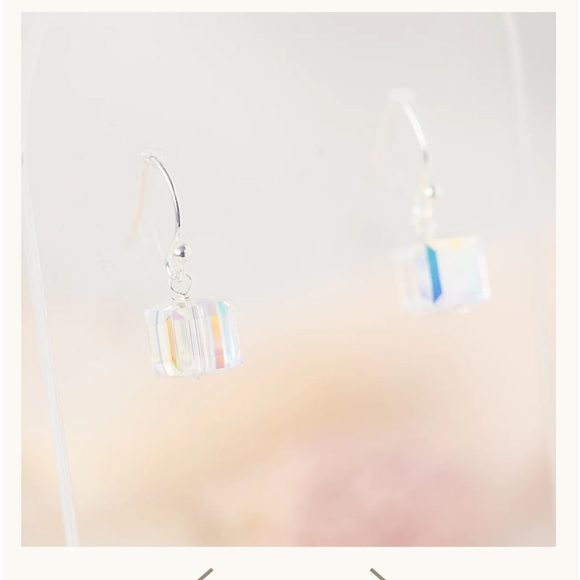SWAROVSKI CUBE DROP EARRINGS 🔥🔥🔥 - Picture 3 of 8